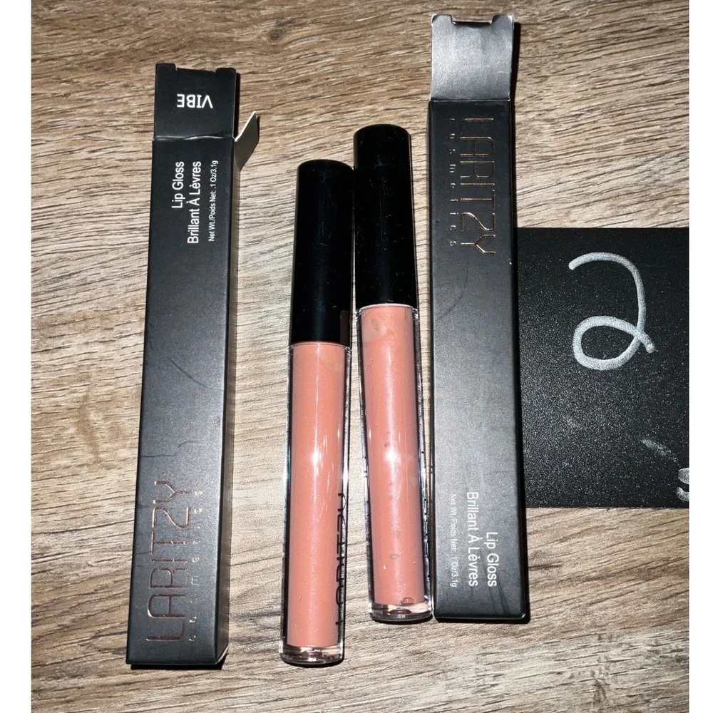 Laritzy Lip Gloss Vibe color Set of 2 High Shine Liquid Formula NIB